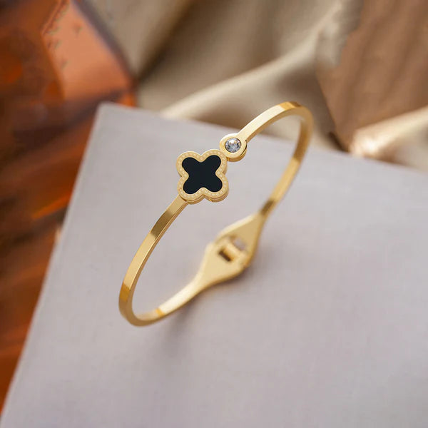 Svarnika Jewels Stainless Steel Gold-Plated Bangle-Style Anti Tarnish Clover Bracelet